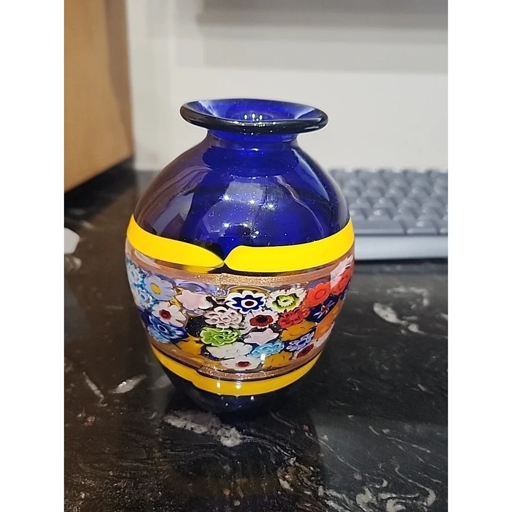 Ross Simons Blue Murano style glass bud‎ vase 4.5